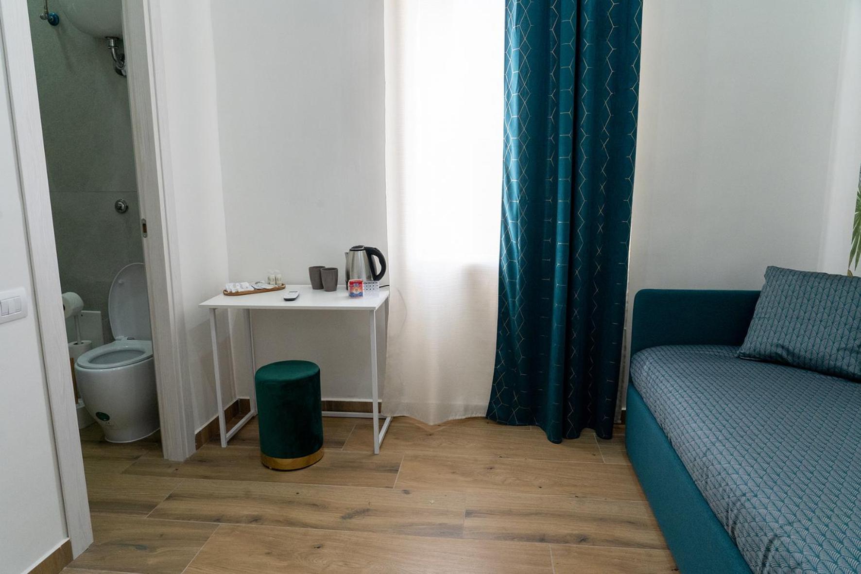 A Casa Di Edel Bed & Breakfast Napoli Bagian luar foto
