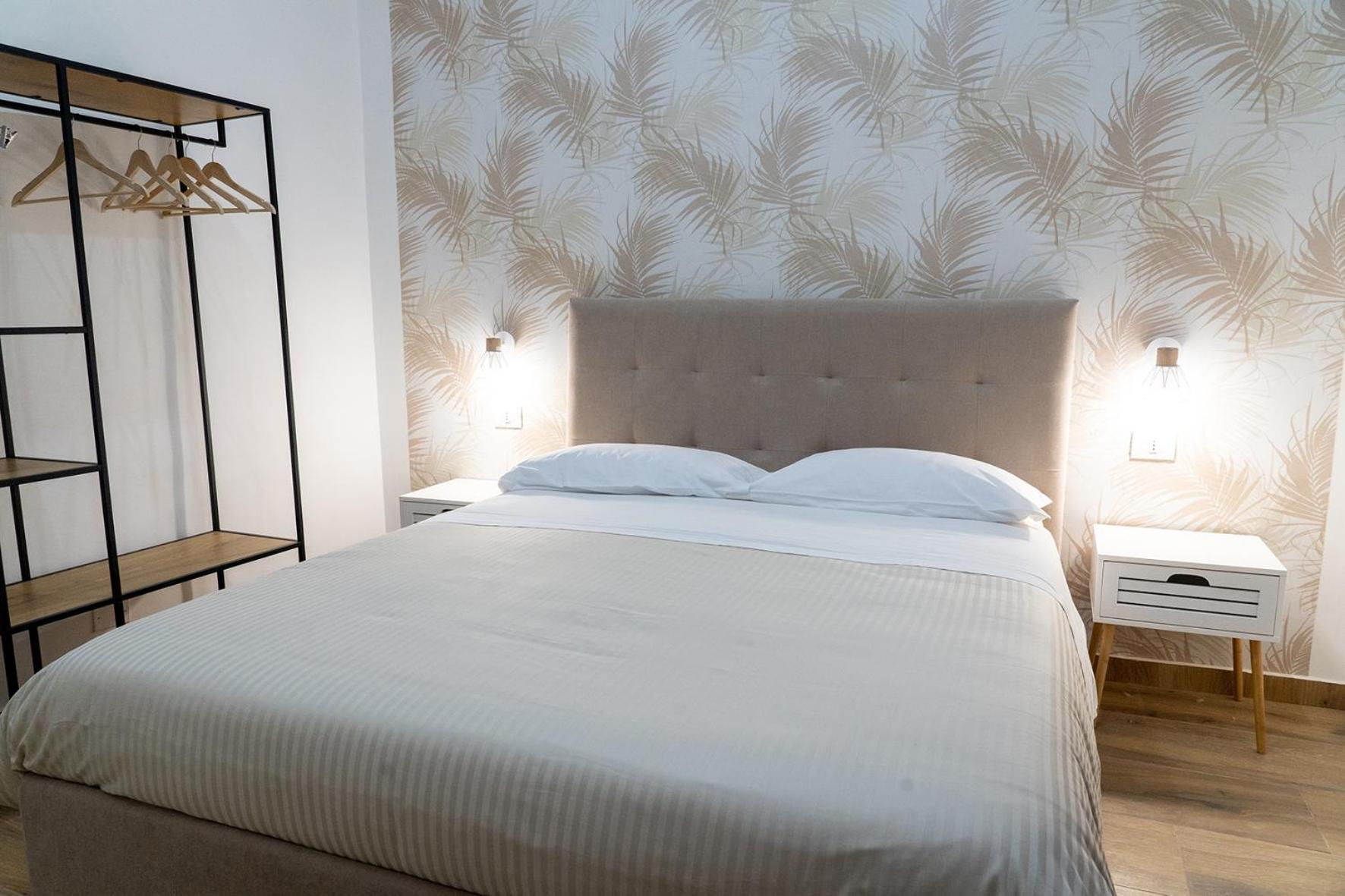 A Casa Di Edel Bed & Breakfast Napoli Bagian luar foto