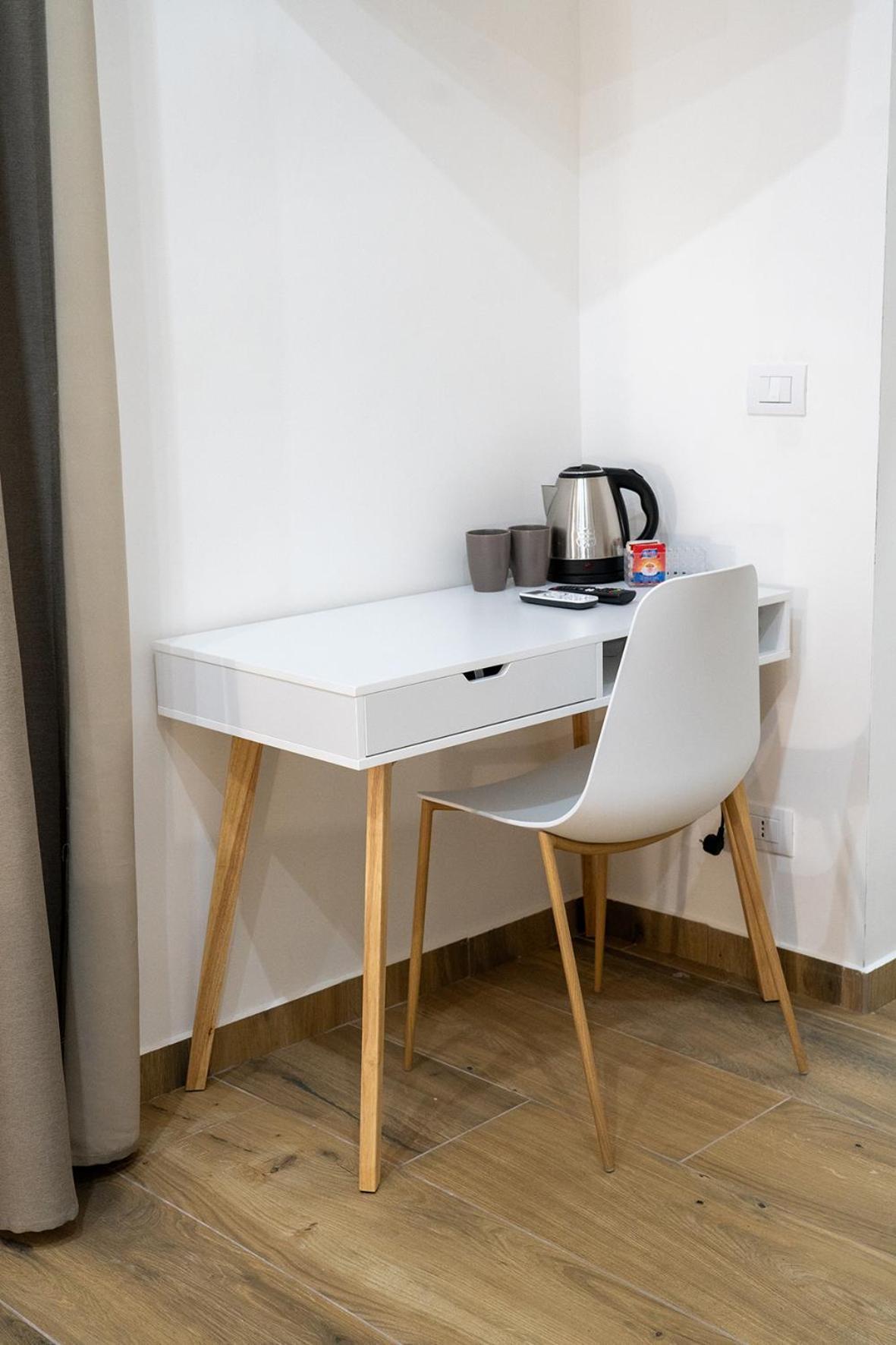 A Casa Di Edel Bed & Breakfast Napoli Bagian luar foto